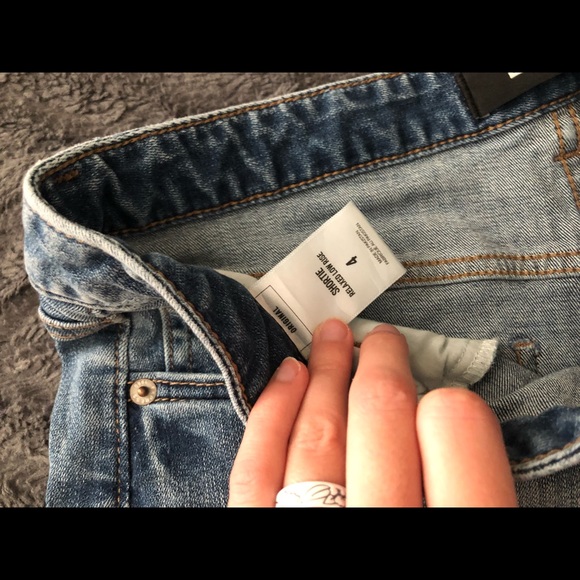 Express Jean shorts size 4 style shortie - Picture 4 of 4